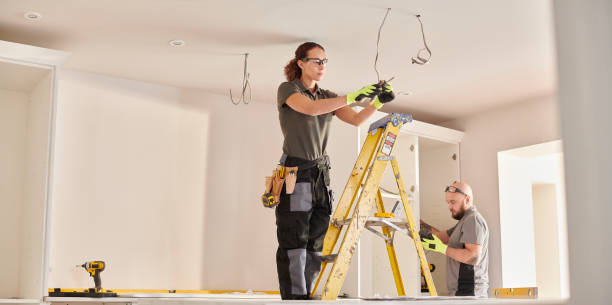 Best Affordable Emergency Electrician  in River Hills, WI
